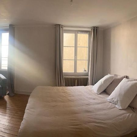 Appartement cosy face à la Mayenne Laval  Extérieur photo