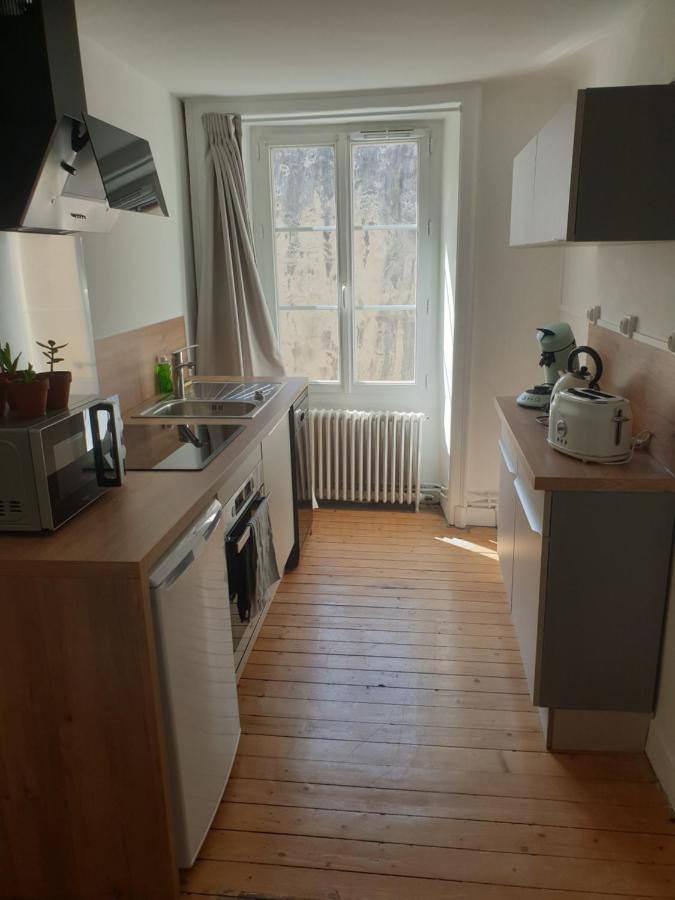 Appartement cosy face à la Mayenne Laval  Extérieur photo